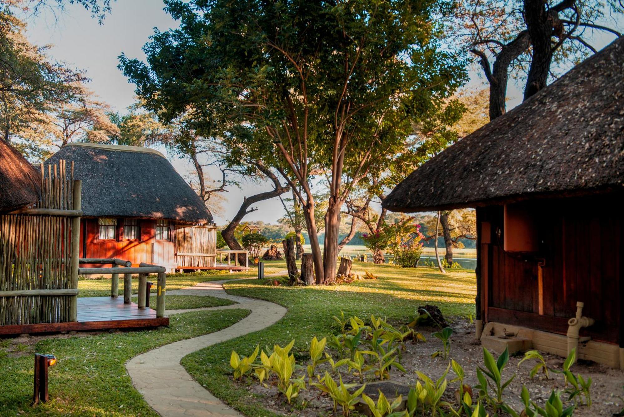 Gondwana Hakusembe River Lodge Rundu Room photo